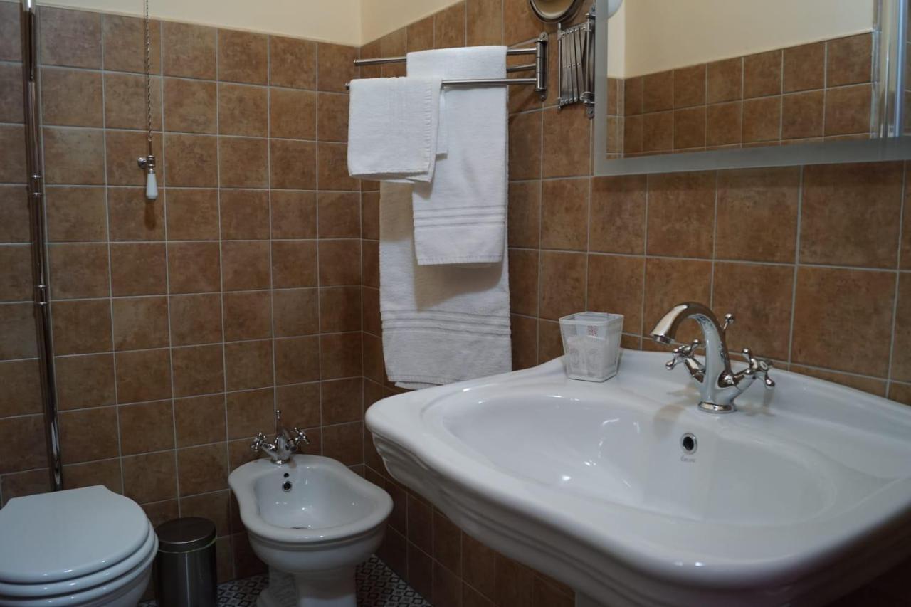 La Stazione Bed and Breakfast Piazza Armerina Exteriör bild
